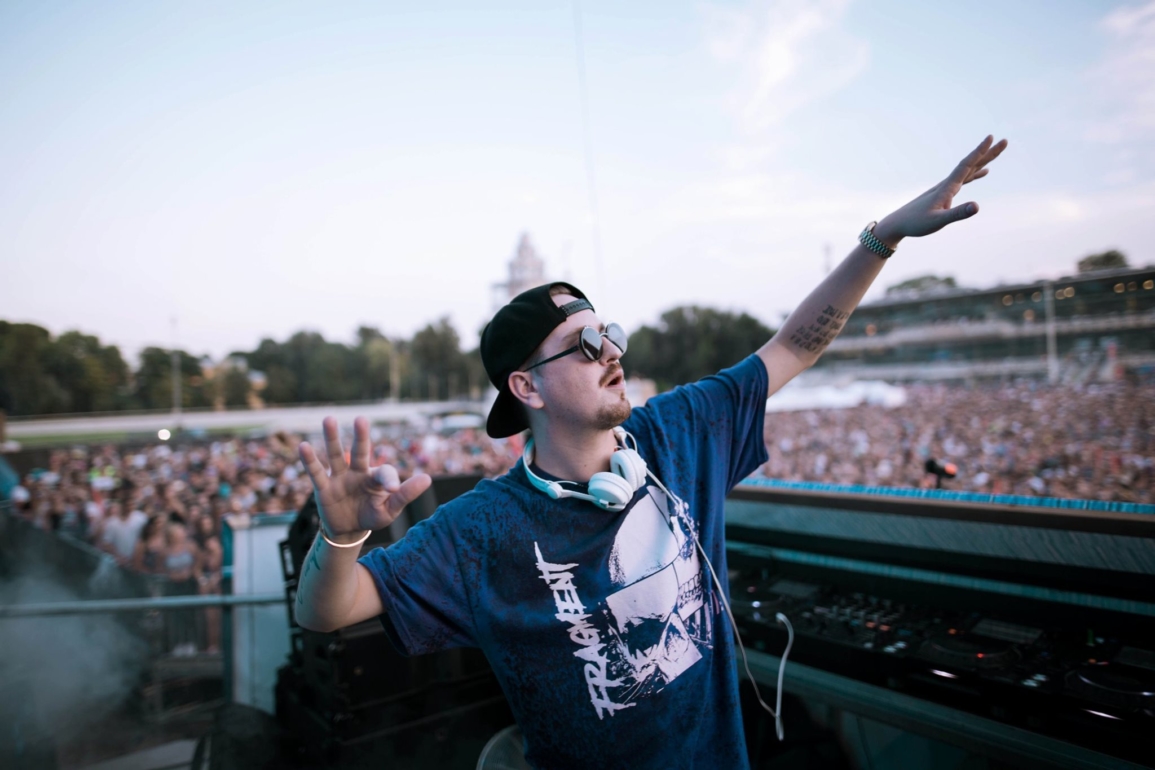 saindo da curva dj robin schulz eletro vibez saindo da curva dj robin schulz eletro vibez