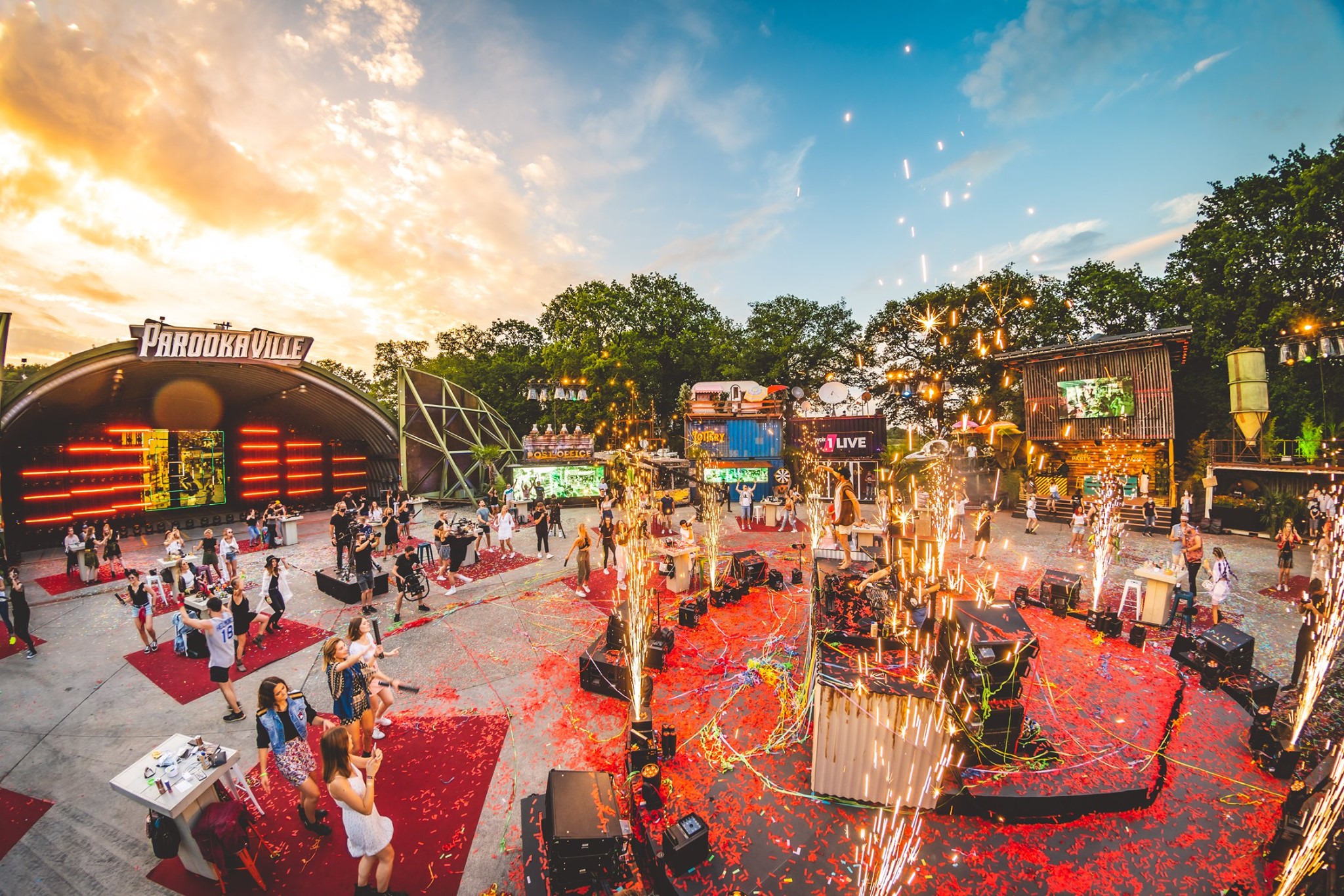 PAROOKAVILLE – LIVE from the City 1