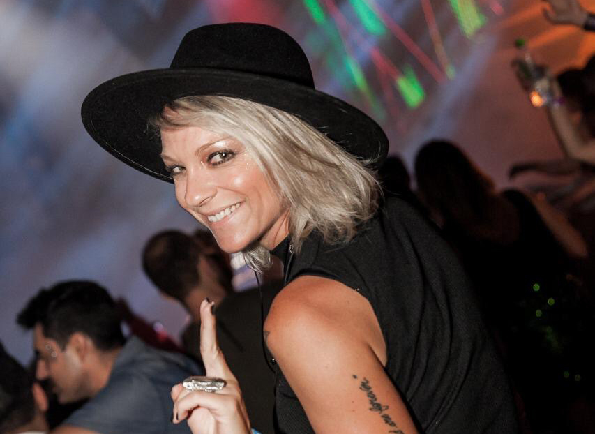 Off the Stage como funciona a produção artística Milena Paiva explica