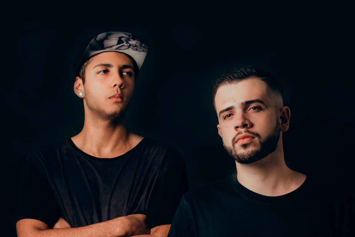 Conheça o duo DESTHEN e seu EP de estreia inspirado em vibrações melódicas techno