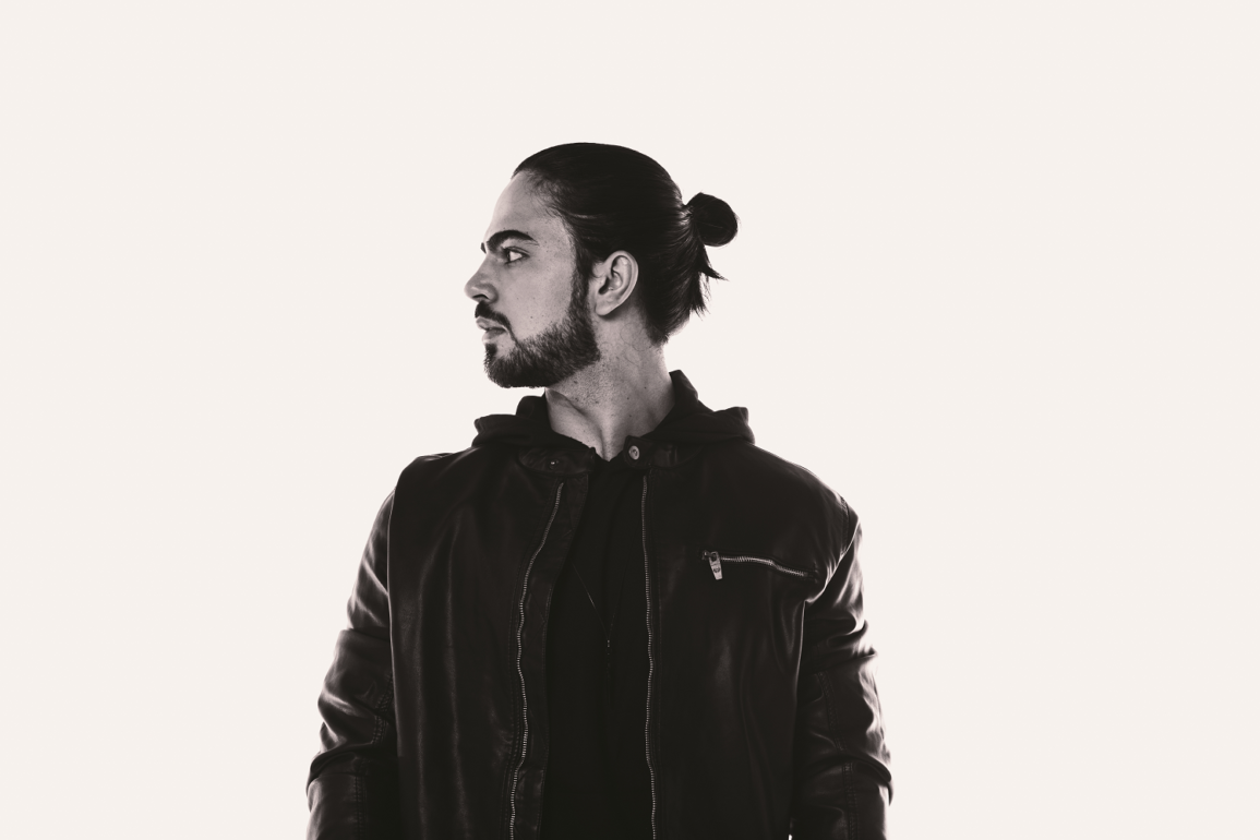 Conheça Mister Ruiz e sua nova track Over You