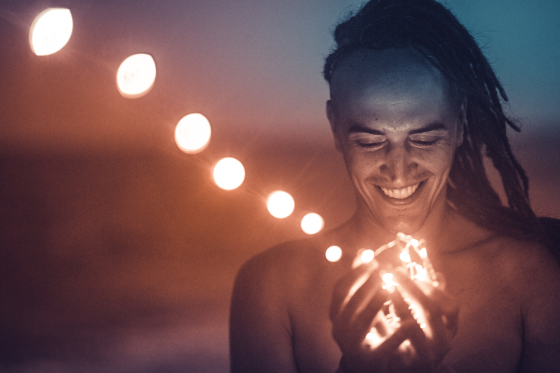 22I Am Love22 de Dre Guazzelli é uma track eletrônica xamânica que fala sobre a cura interna