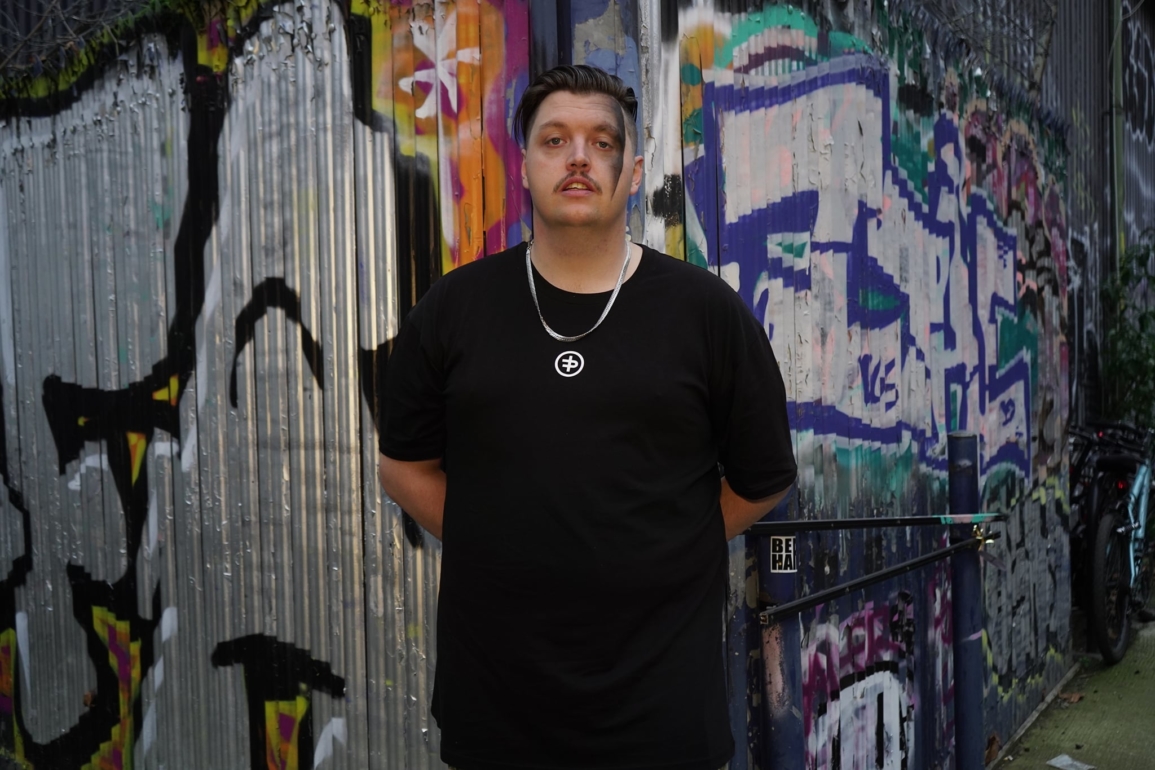 Flux Pavilion se antecipa à data e lança seu álbum .wav