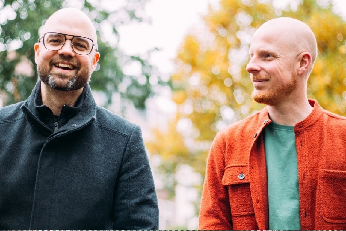 Saindo da Curva saiba mais sobre o duo Tinlicker e conheça o seu som 1