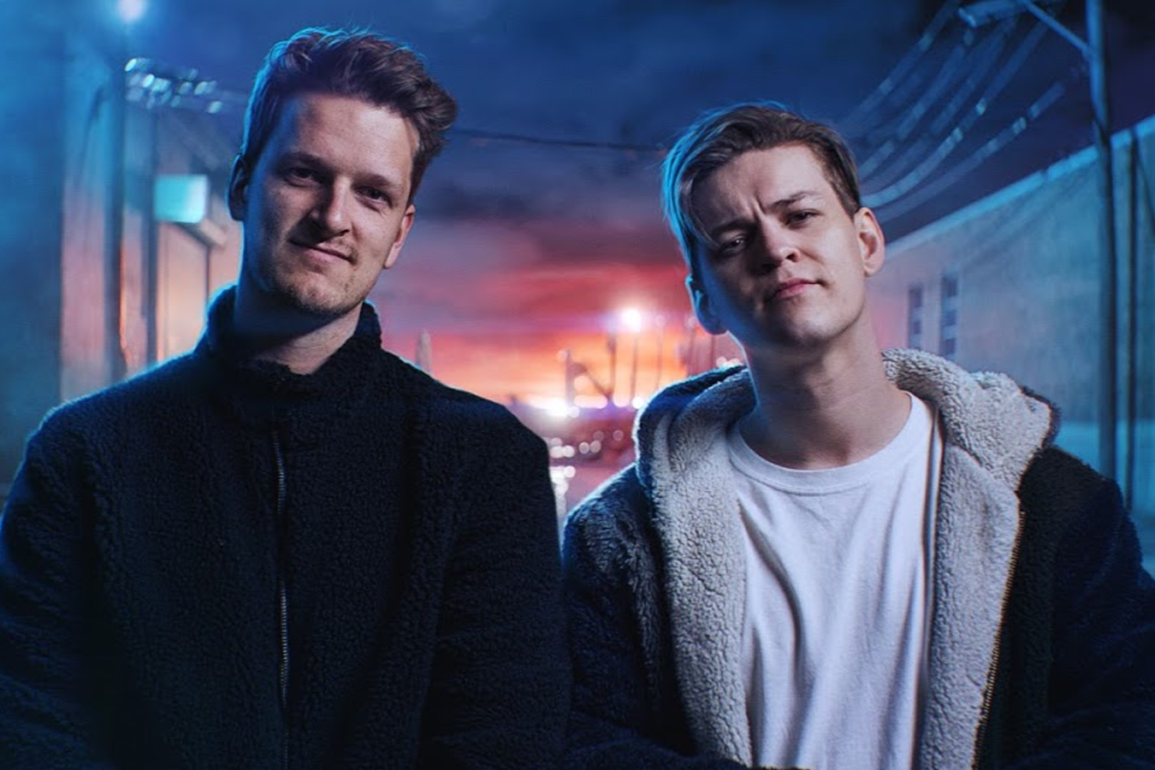 Conheça-mais-sobre-Mr.-Belt-&-Wezol,-duo-holandês-que-fez-da-pandemia-o-palco-para-apresentações-super-criativas-e-cativantes