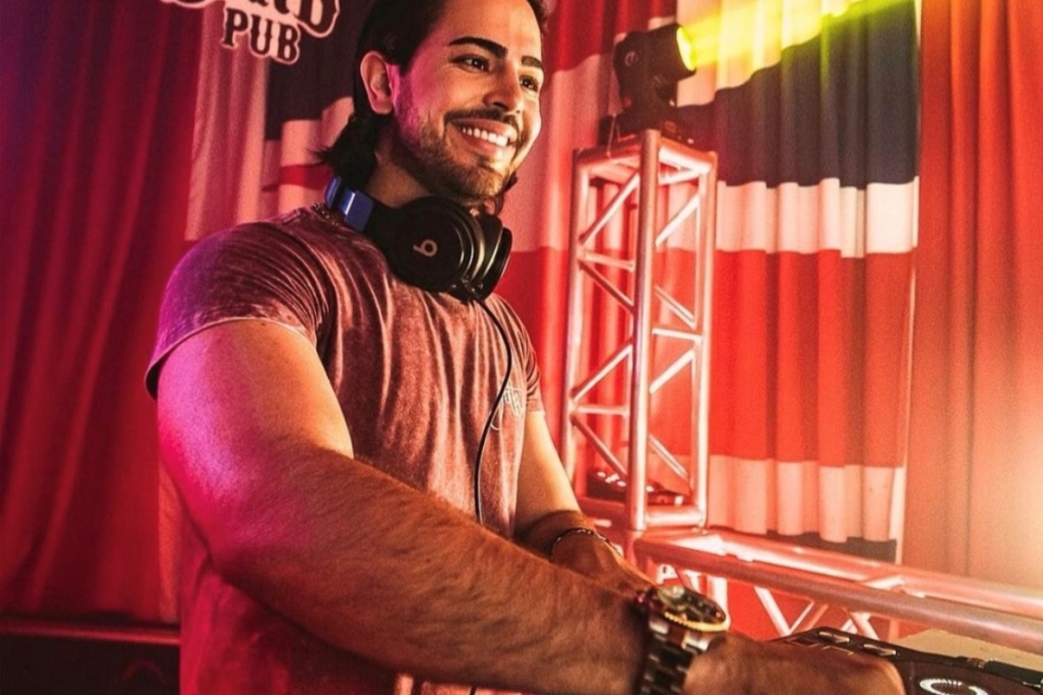 Mister Ruiz está de volta com Talk To Each Other. Ouça já