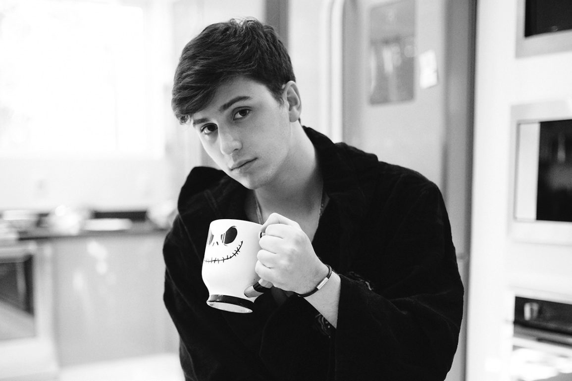 Annëto, Andre Pulse e JKaash se juntam para a progressiva “Following Your Eyes”, lançada pela Strawberry Moon