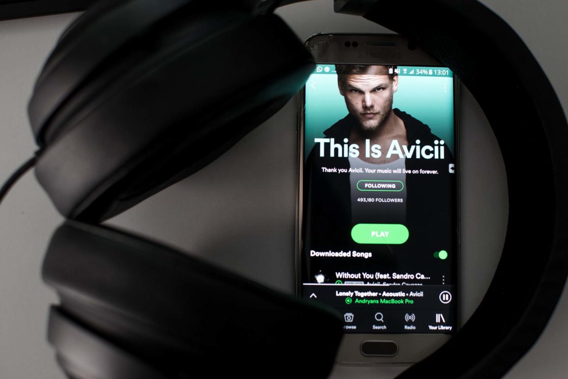 Ouvir música eletrônica combate a fadiga mental durante a corrida, de acordo com um novo estudo