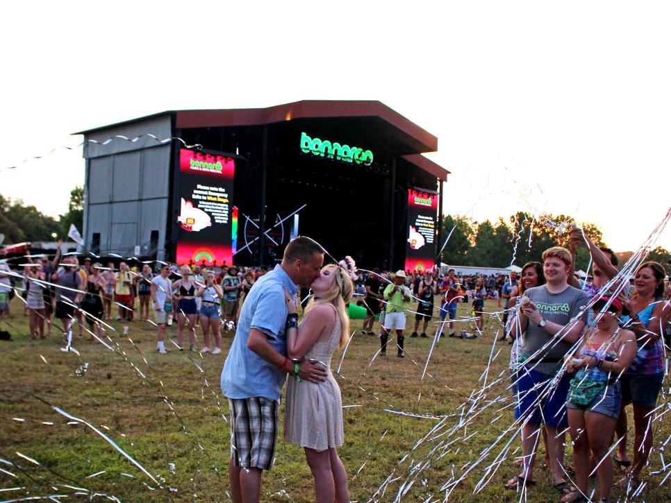 Já pensou em se casar num festival? Agora você pode no Bonnaroo!