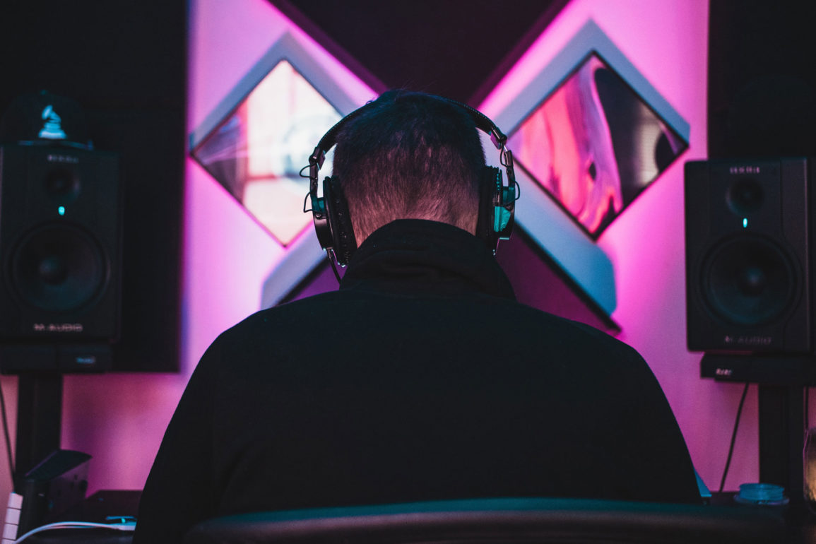 Prós-e-contras-de-criar-a-sua-própria-gravadora-independente