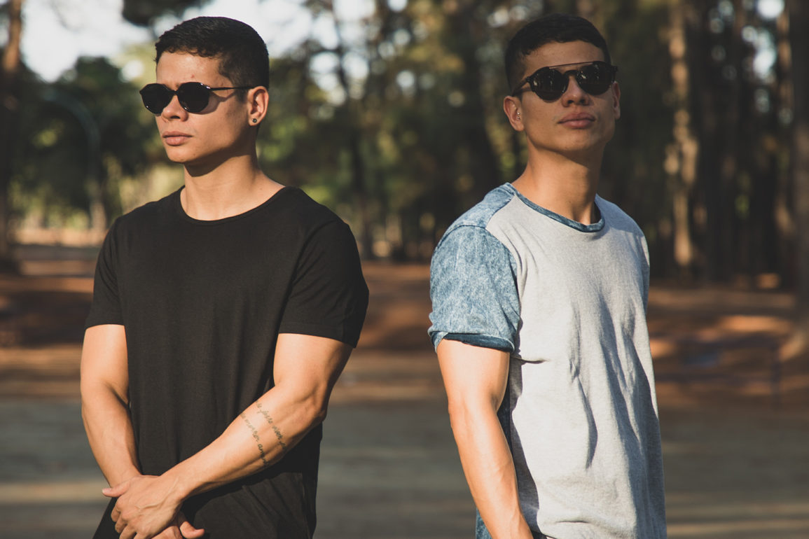 Delux-Twins-estreia-na-Vibez-Sounds!-Conheça-a-dupla-e-o-novo-som,-“Nu-Samba”
