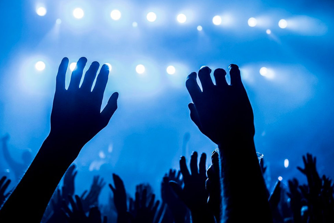 Festa-ilegal-em-delegacia-em-construção-é-fechada-por-policiais.-Entenda-o-caso-que-aconteceu-em-Amsterdã!