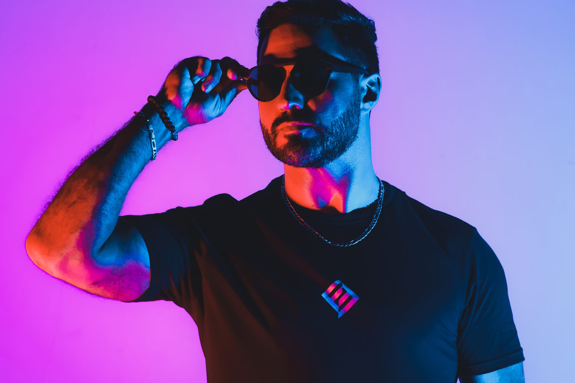 Ouça-'Cash'-e-conheça-o-trabalho-cheio-de-referências-do-multi-instrumentalista-Franz-Kellermann