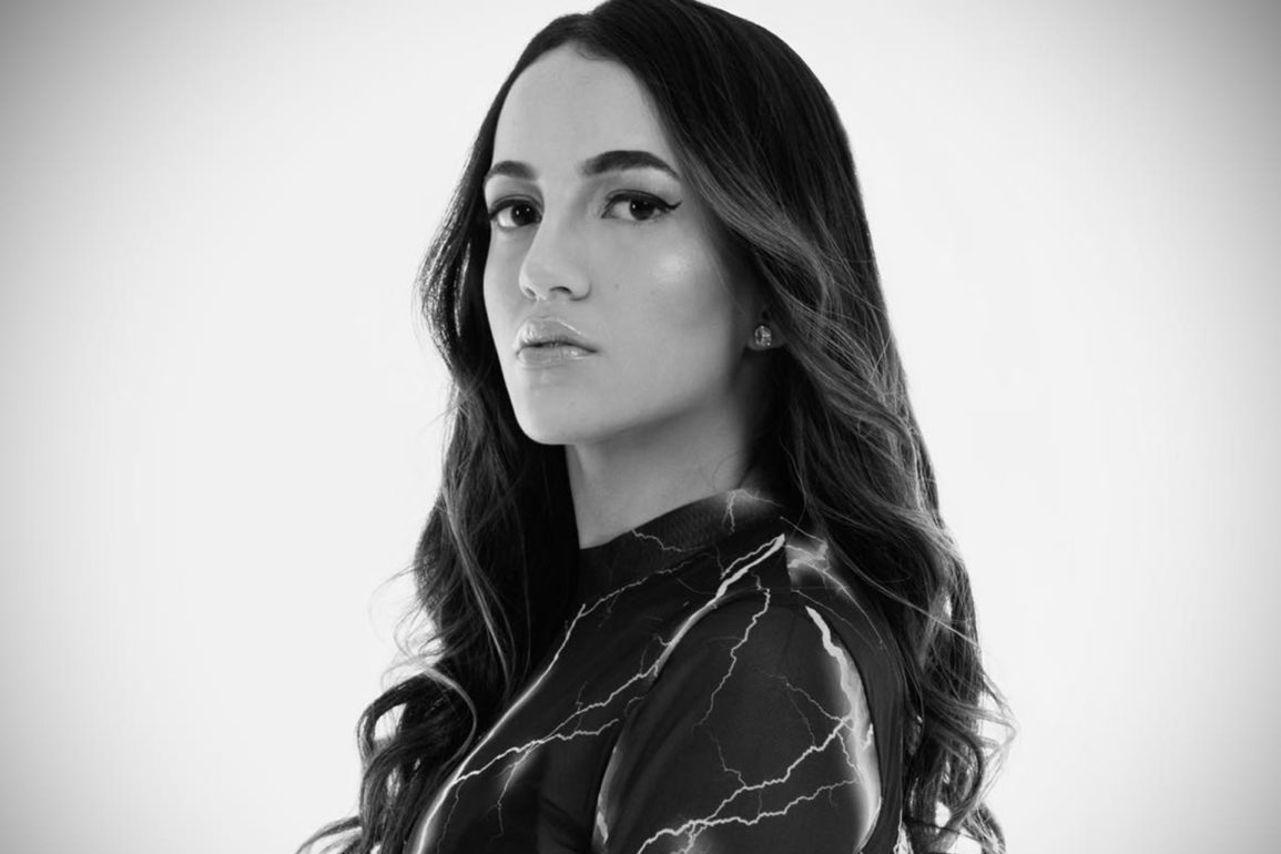 Conheça NYELLA, primeira DJ e produtora mulher a lançar solo pela gravadora de Alok