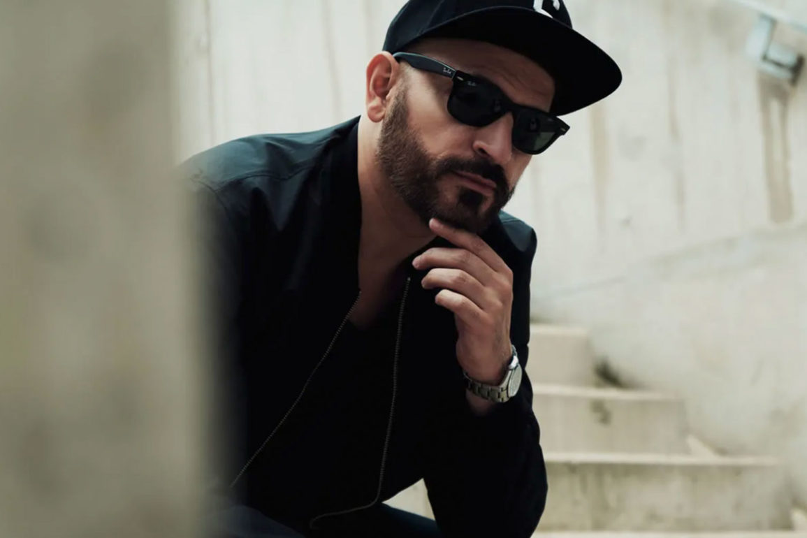 Em-meio-a-tour-no-Brasil,-Sharam-Jey-lança-single-especial-com-pegada-old-school;-ouça-'Ni8t-Riderz'