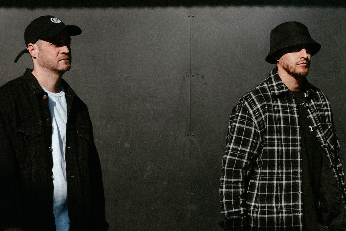 Conexão-França-X-Brasil--Conheça-a-dupla-Chicks-Luv-Us