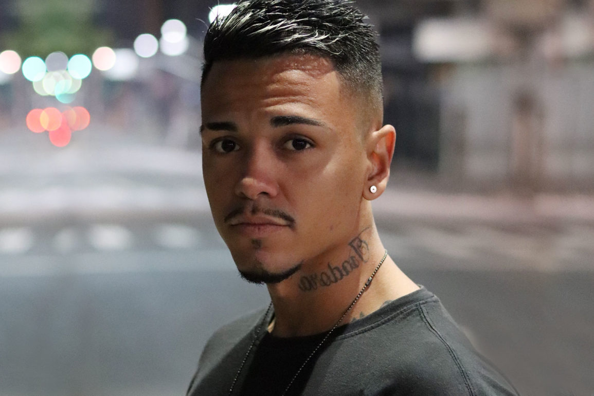 Conheça-mais-sobre-o-DJ-e-produtor-Houkes-que-celebra-100k-de-streaming-no-Spotify