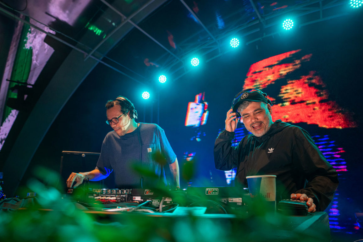 Entre-nas-Vibez-de-Leo-Janeiro-após-sua-apresentação-no-Rock-in-Rio-com-Nepal 22