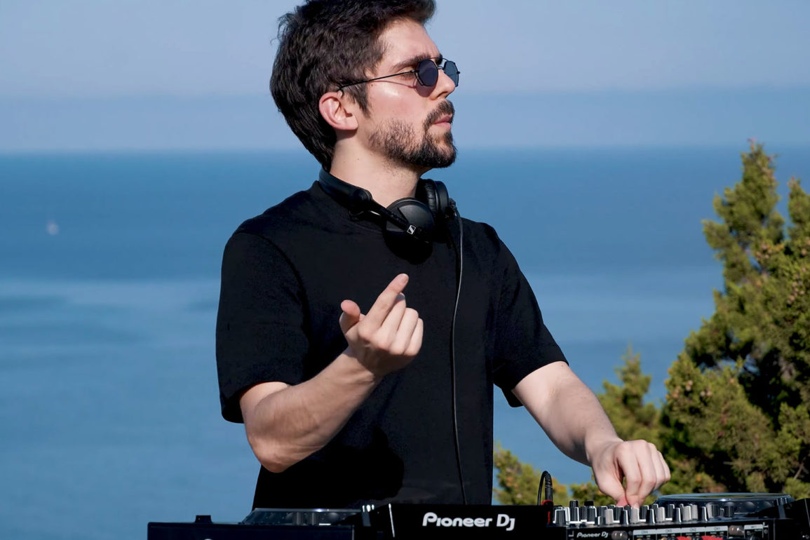 Reezer-apresenta-novo-episódio-de-Chasing-Views-gravado-em-Ibiza