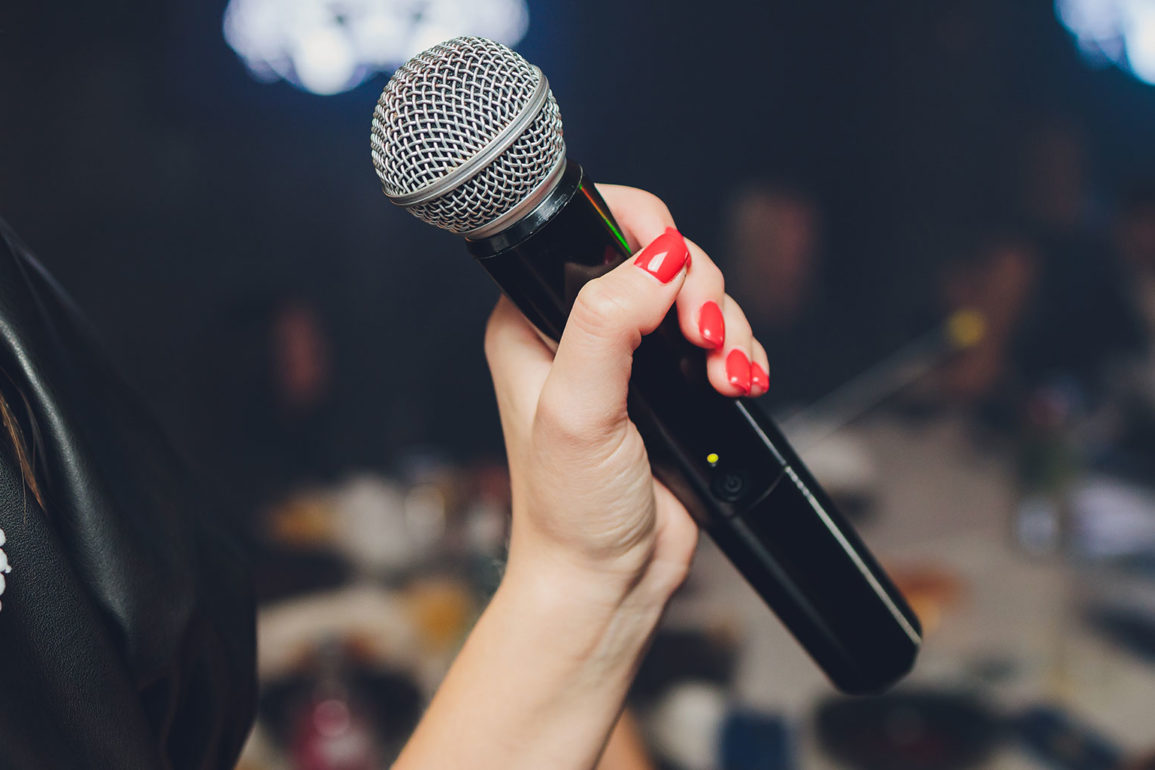 Versatilidade-e-Virtuosidade--DJs-Brasileiras-que-cantam,-produzem-e-respiram-música-eletrônica