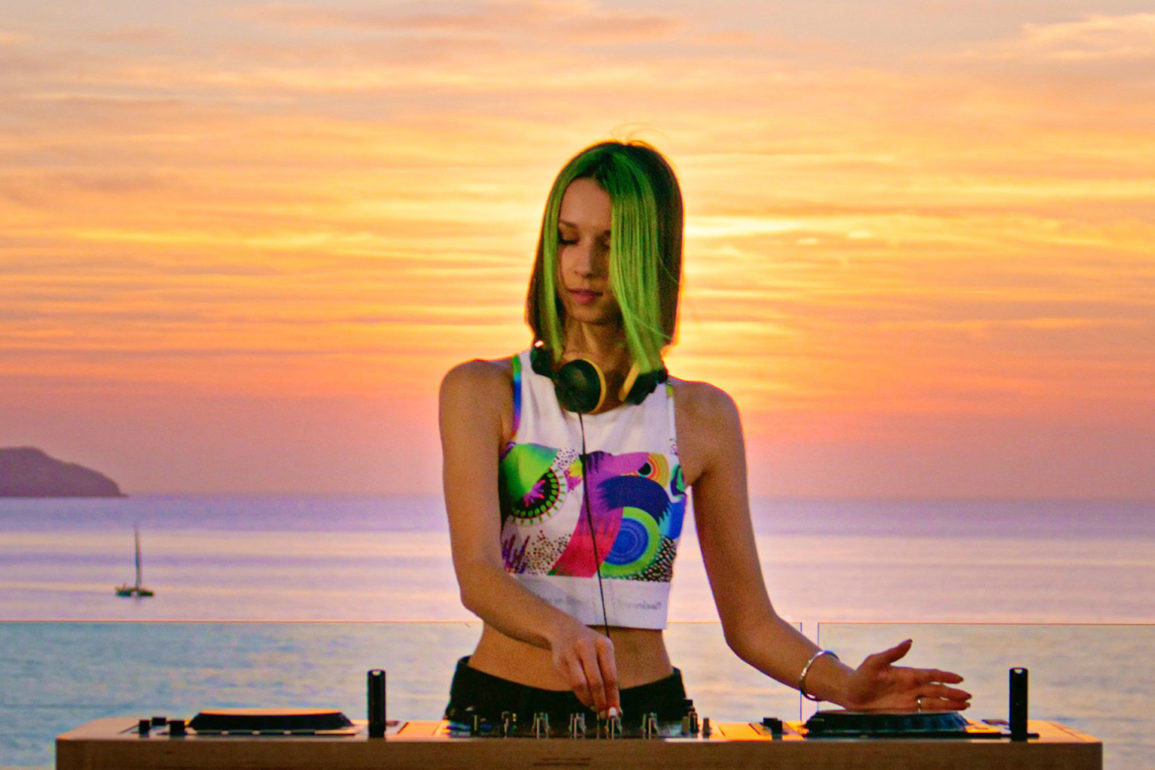 Cercle-convida-Miss-Monique-para-apresentacao-em-Museu-do-Canad