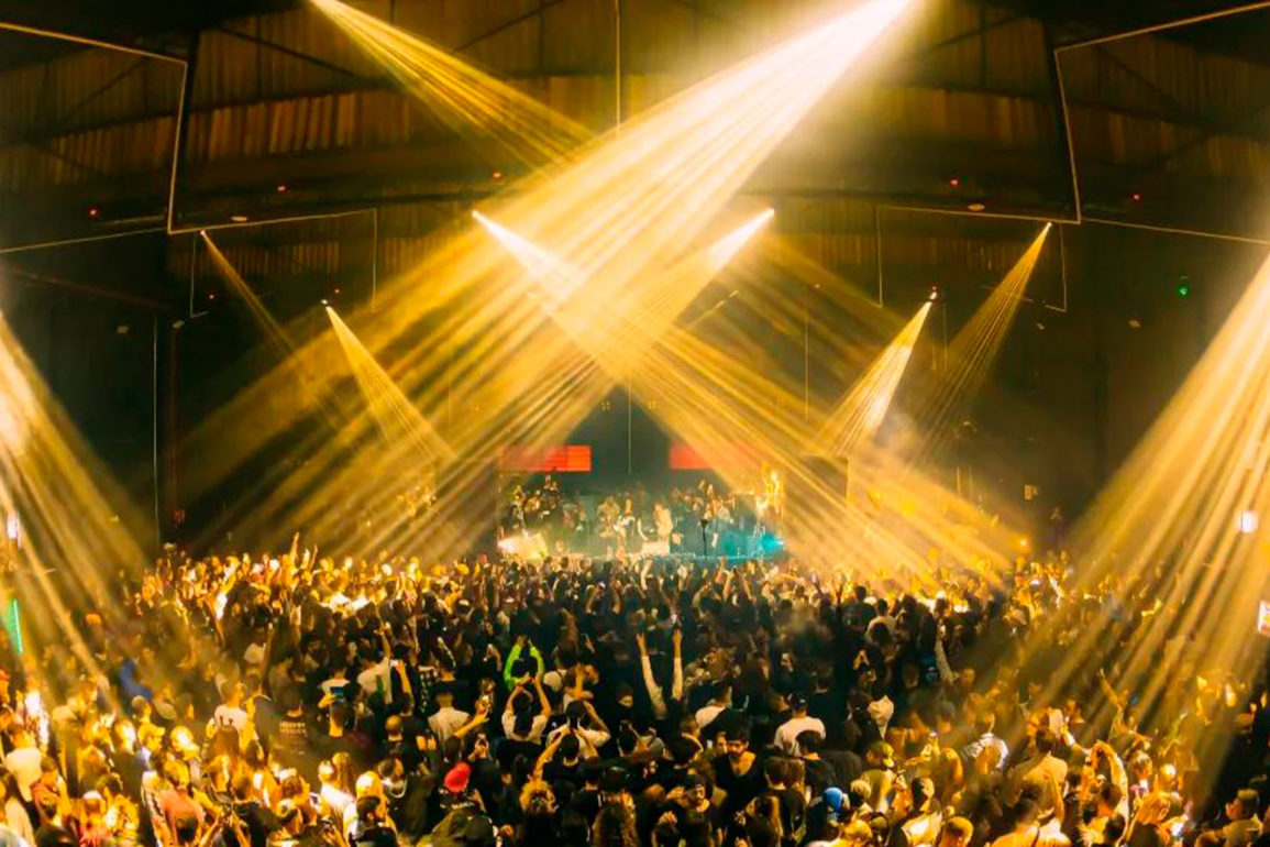 CAOS-em-ritmo-de-Copa-DJ-Glen-Volkoder-Floydz-e-Diaan-comandam-festa-apos-jogo-do-Brasil-nesta-quinta-24 CAOS-em-ritmo-de-Copa-DJ-Glen-Volkoder-Floydz-e-Diaan-comandam-festa-apos-jogo-do-Brasil-nesta-quinta-24