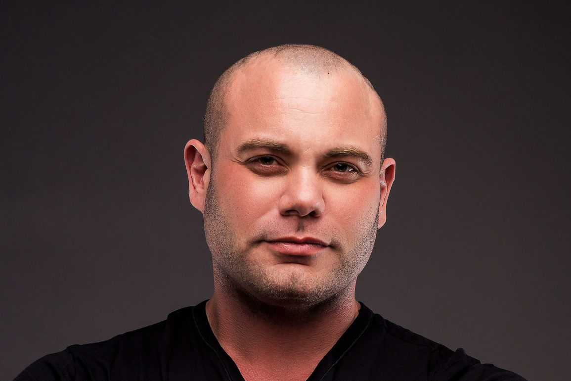 M0B-fala-sobre-novo-remix-Black-Case-e-planos-para-a-reta-final-do-ano