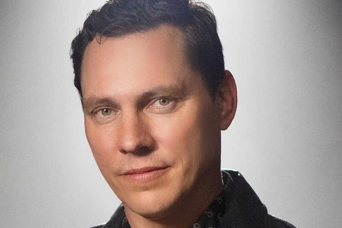 Tiesto-anuncia-data-de-lancamento-de-Drive-seu-novo-album