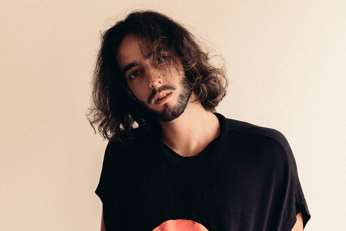 Conheça-o-DJ-e-produtor-Fel-C,-e-sua-sonoridade-que-passeia-pelo-Indie-Dance-com-o-seu-EP-'Drop-of-Tears'