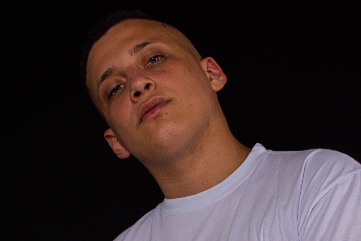 Adrian-Hopkins-estreia-nas-plataformas-digitais-com-nova-faixa-e-gravadora-de-Melodic-Techno Adrian-Hopkins-estreia-nas-plataformas-digitais-com-nova-faixa-e-gravadora-de-Melodic-Techno