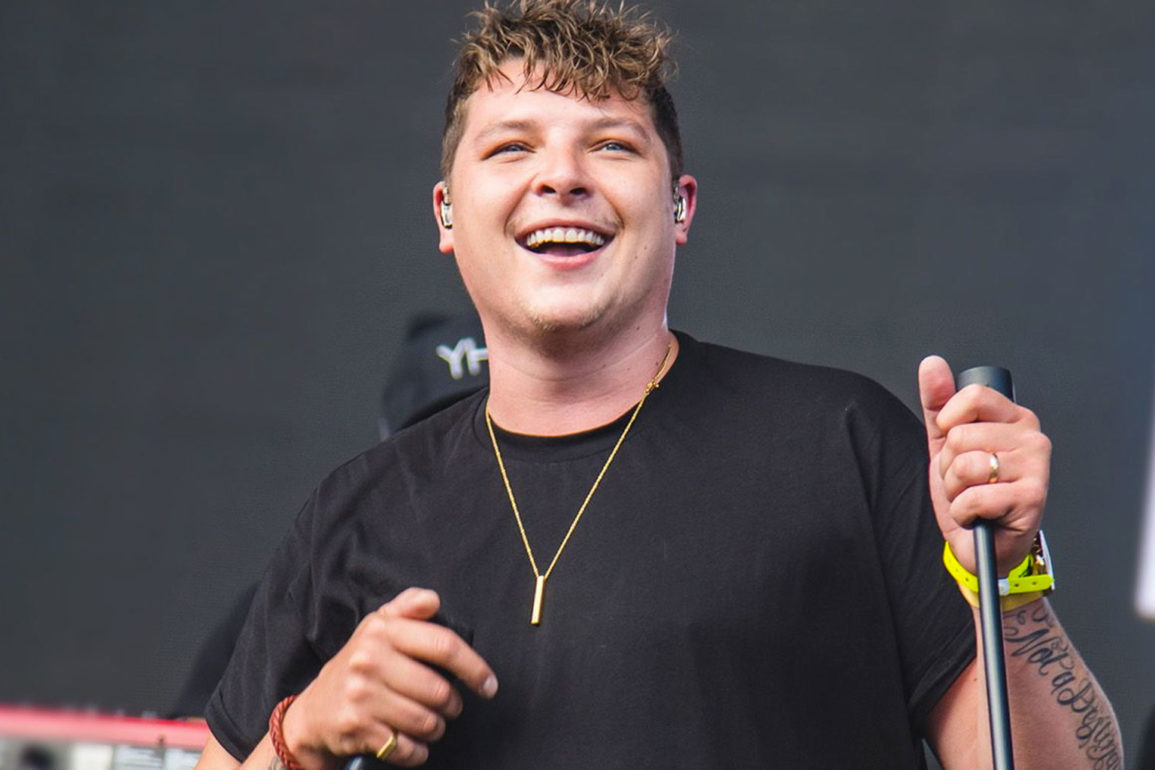 De-cantor-mundialmente-famoso-ao-anuncio-como-DJ-no-line-up-do-Tomorrowland-conheca-John-Newman De-cantor-mundialmente-famoso-ao-anuncio-como-DJ-no-line-up-do-Tomorrowland-conheca-John-Newman