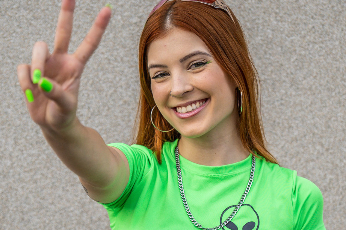 Fenômeno-nas-redes-sociais,-Ruiva-do-Sarro-lança-“Do-Zero-ao-Deboche”,-primeiro-curso-de-sarrinho-do-Brasil,-100%-online