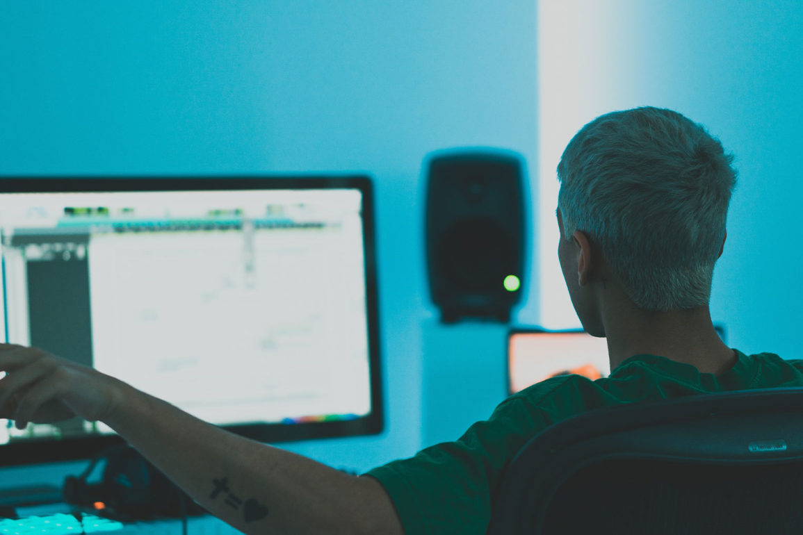 4-fatores-que-voce-deve-considerar-ao-lancar-e-distribuir-musica-como-gravadora-independente 4-fatores-que-voce-deve-considerar-ao-lancar-e-distribuir-musica-como-gravadora-independente