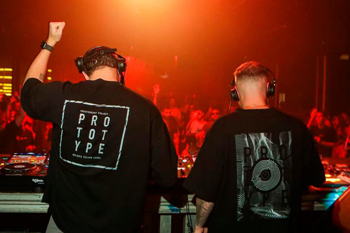 Com-Khainz-Binaryh-e-Tarter-Prototype-assina-a-pista-Playtech-do-Playground-Festival-no-El-Fortin