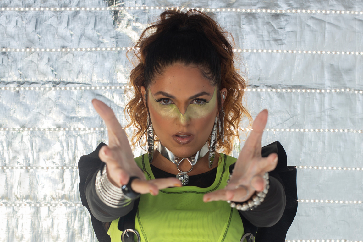 Conheça-Caroles-e-ouça-seu-novo-lançamento-'House-yo-Body' Conheça-Caroles-e-ouça-seu-novo-lançamento-'House-yo-Body'