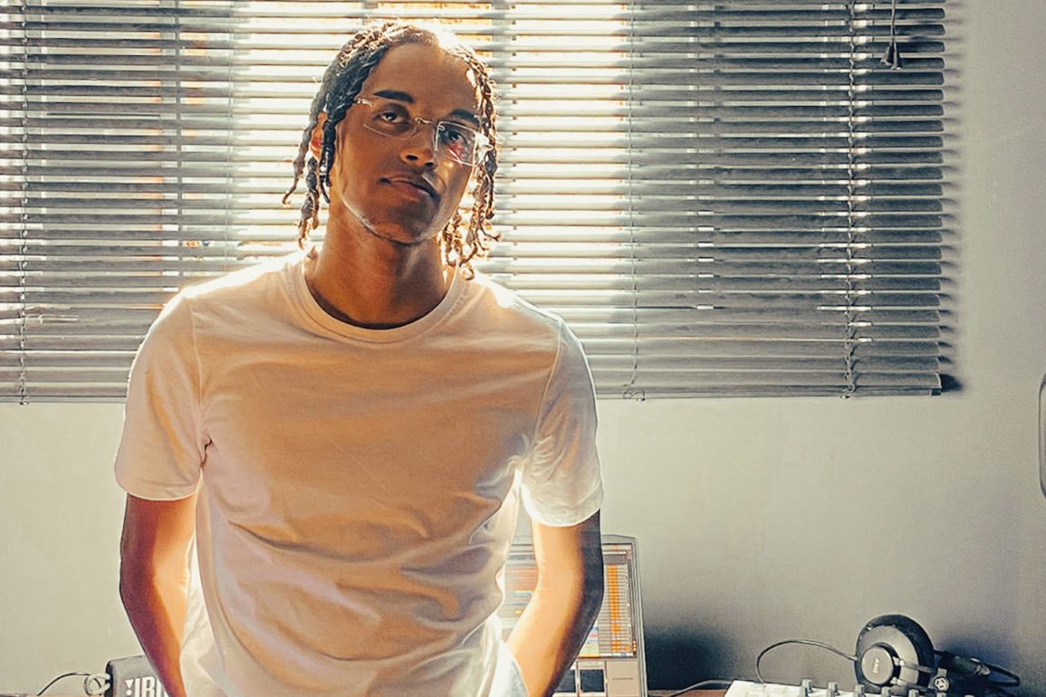 Conheça Riascode e ouça “Fire Tree”, novo lançamento pela Braslive