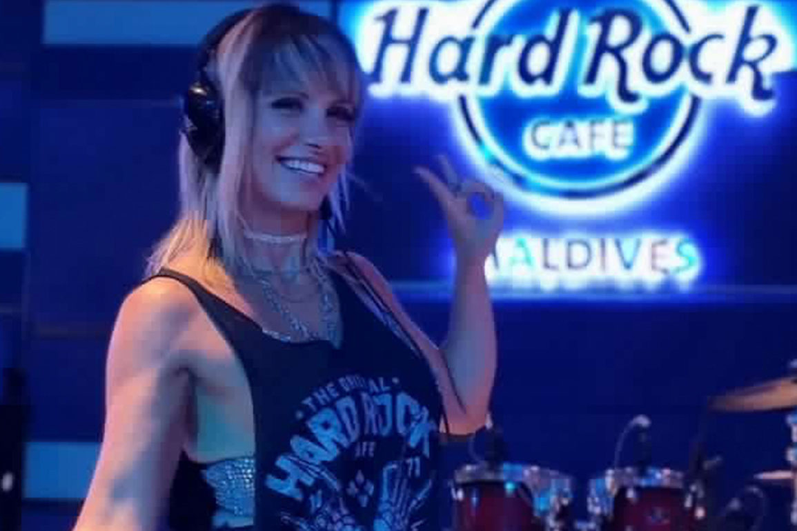 Conheça-Carol-Garcia,-DJ-e-produtora-brasileira-que-está-conquistando-as-pistas-de-dança-asiáticas