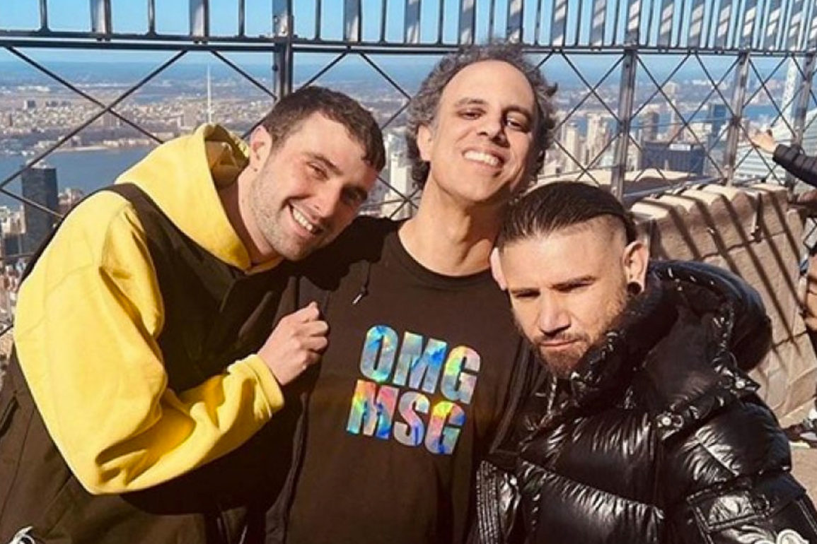 Fred-again..-Four-Tet-e-Skrillex-sao-um-trio-lendario-por-terem-quebrado-a-quarta-parede-da-musica-eletronica