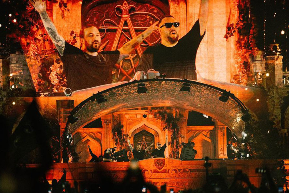 Steve-Angello-e-Sebastian-Ingrosso-promovem-momento-célebre-na-histórica-da-música-eletrônica-durante-o-Tomorrowland-Bélgica