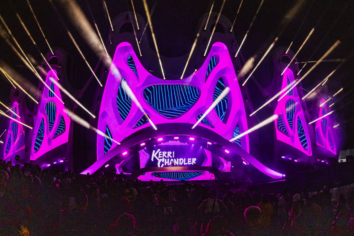 Com-mudanças-estruturais,-New-Dance-Order-“estreia”-no-The-Town-com-mais-público-e-busca-justificar-sua-existência Com-mudanças-estruturais,-New-Dance-Order-“estreia”-no-The-Town-com-mais-público-e-busca-justificar-sua-existência