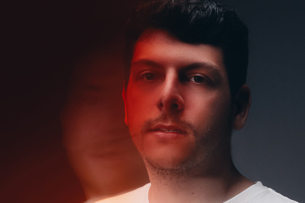 Segundo-lancamento-de-Portto-Dark-Void-reforca-essencia-melodica-e-psicodelica-do-artista