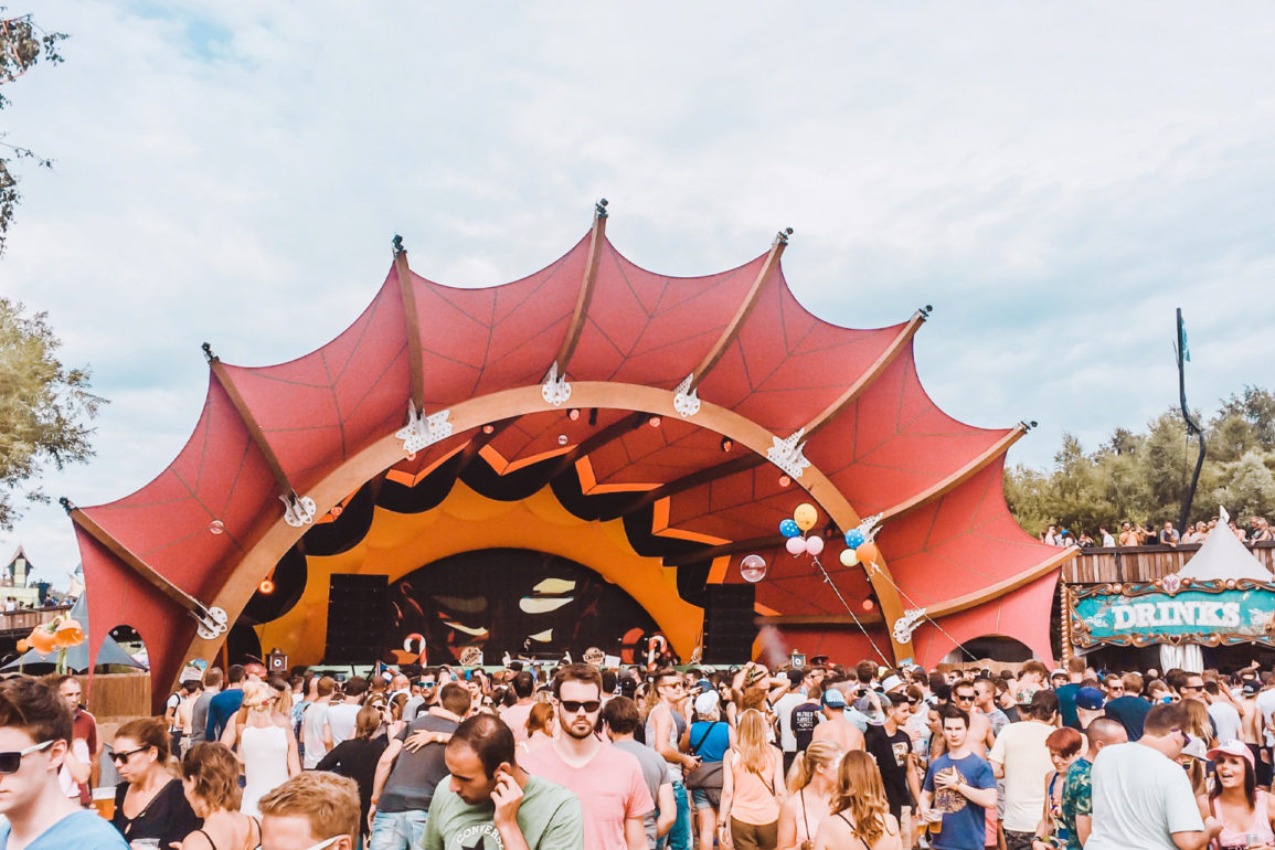 Tomorrowland-Brasil-2023-Explore-a-magica-do-palco-Tulip-no-terceiro-dia-do-festival