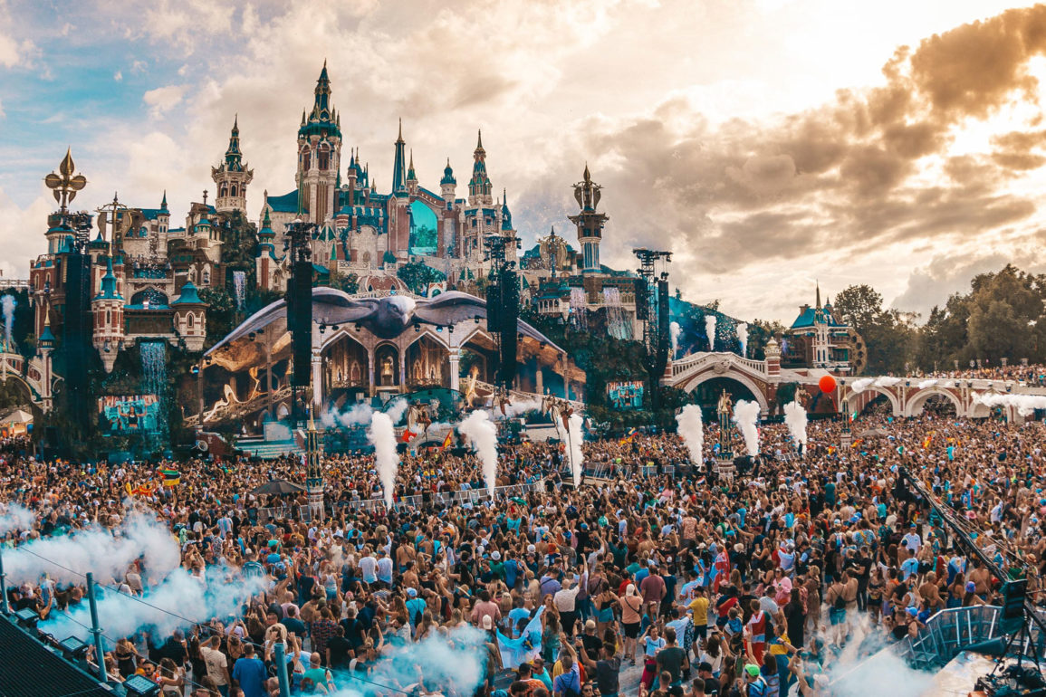 Tomorrowland-lanca-novos-pacotes-de-luxo-para-edicao-belga-de-2024-Conheca-mais-sobre-eles-que-podem-valer-ate-27-mil-reais Tomorrowland-lanca-novos-pacotes-de-luxo-para-edicao-belga-de-2024-Conheca-mais-sobre-eles-que-podem-valer-ate-27-mil-reais