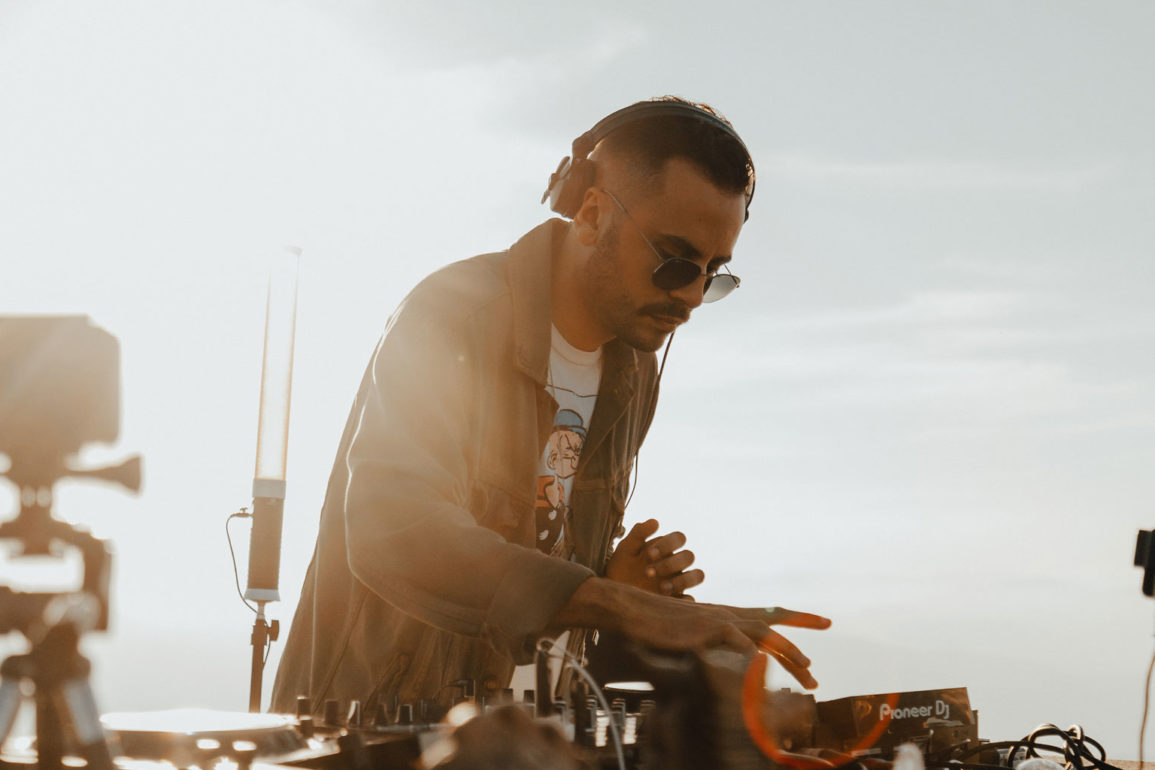 Victor-Ventura-recria-Classico-do-U2-em-Summer-Of-Love Victor-Ventura-recria-Classico-do-U2-em-Summer-Of-Love