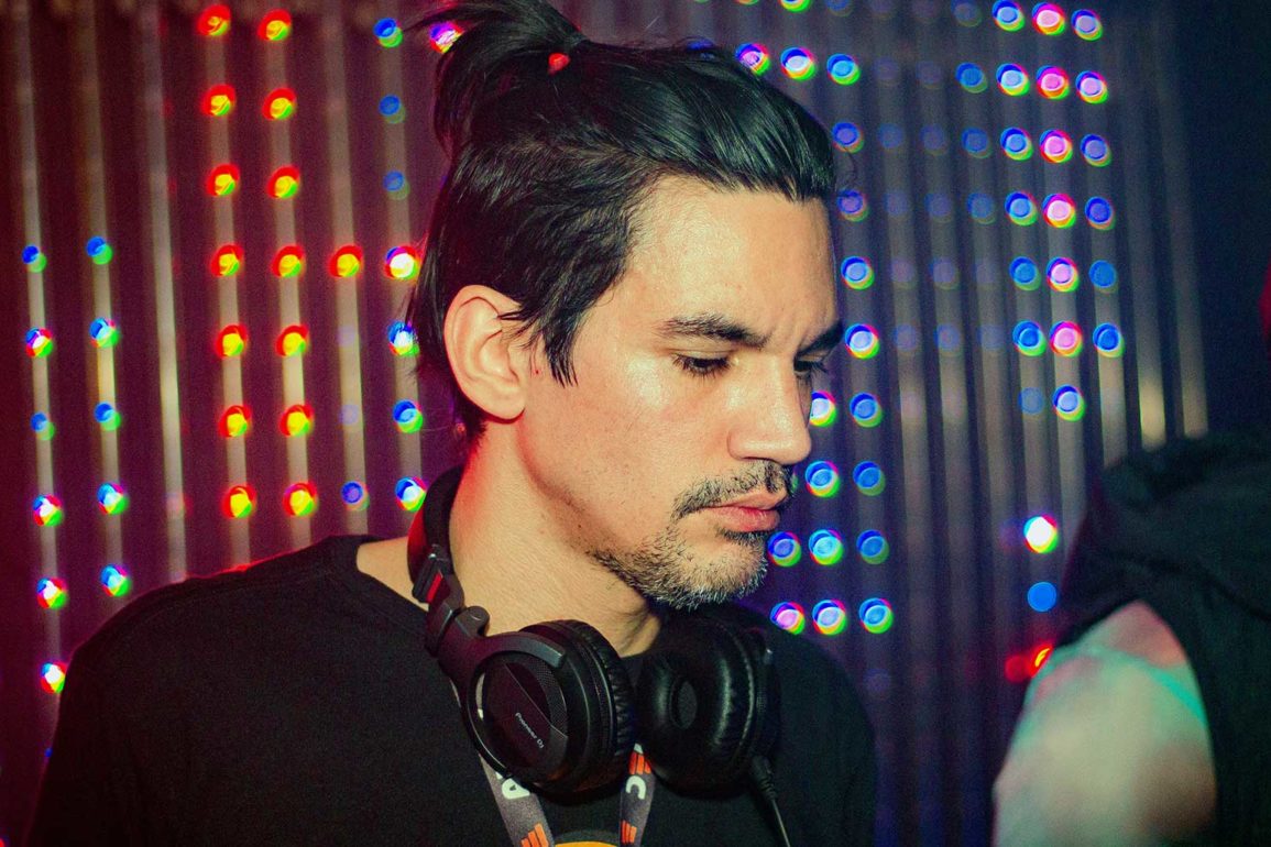 Conheça-Marcello-Space,-produtor-musical,-sound-designer-e-DJ-que-deu-vida-ao-álbum-'Coming-In-A-Spaceship-Pt.-3' Conheça-Marcello-Space,-produtor-musical,-sound-designer-e-DJ-que-deu-vida-ao-álbum-'Coming-In-A-Spaceship-Pt.-3'