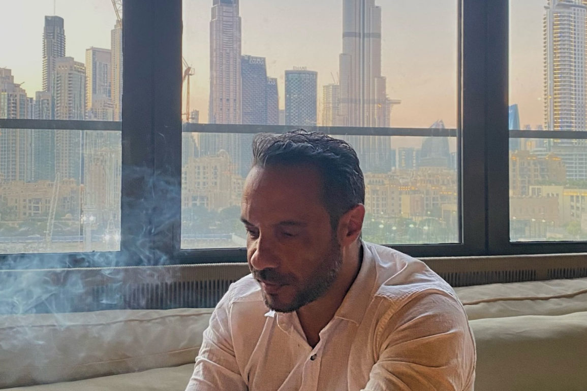 Conheça-D3lusion,-DJ-brasileiro-que-está-conquistando-as-pistas-de--Dubai-e-que-criou-a-festa-Sohun-Stylish-Music,-inspirada-em-sua-experiência-nos-Emirados-Árabes