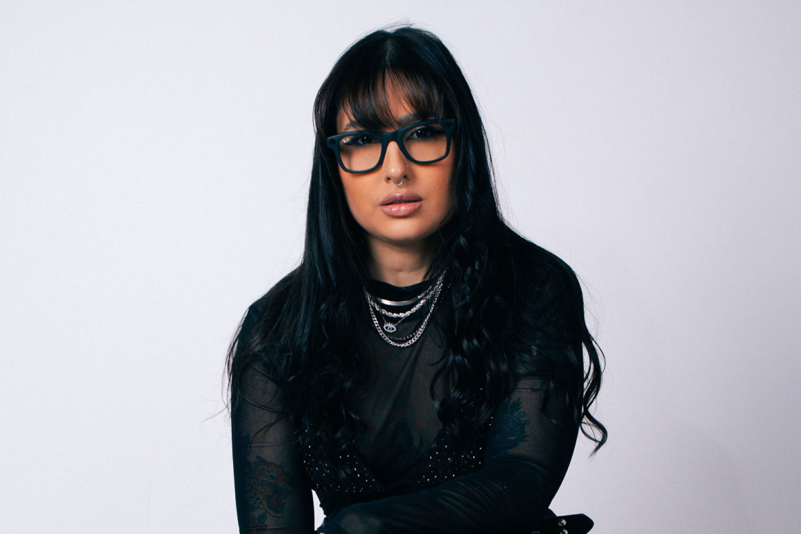 Julia-Moreno-compartilha-as-diferenças-de-organizar-um-evento-de-música-eletrônica-fora-do-Brasil