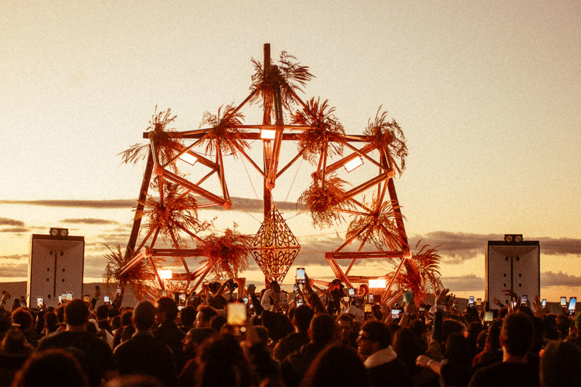 Conheça o Quartzo, experiência na qual música eletrônica, natureza, ecoturismo e rituais holísticos se encontram Conheça o Quartzo, experiência na qual música eletrônica, natureza, ecoturismo e rituais holísticos se encontram