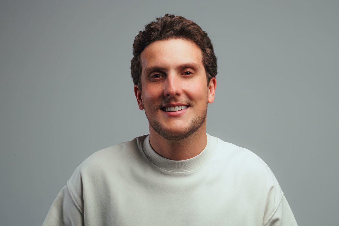 Kiko-Franco-conquista-de-vez-o-mercado-internacional-apos-dominar-os-charts-com-Told-You-e-remix-para-o-hit-global-Mwaki-em-parceria-Dumont