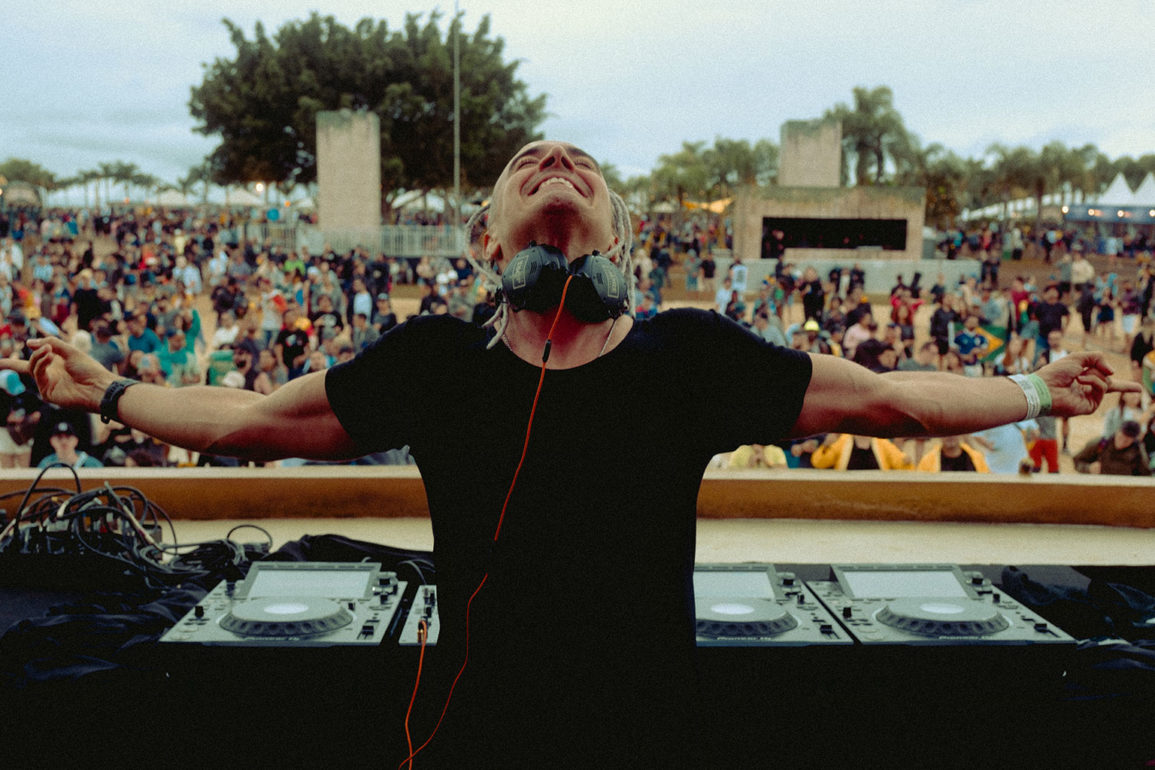 Dre-Guazzelli-celebra-mais-de-duas-décadas-de-carreira-como-DJ-com-confirmação-de-2-shows-no-Tomorrowland-Bélgica